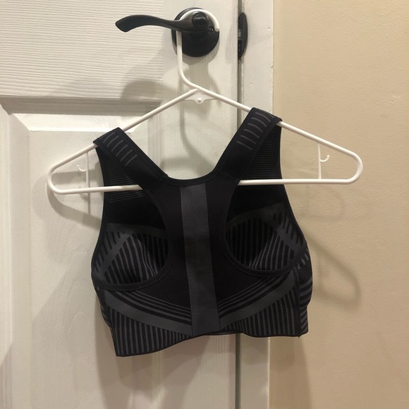 Nike sports bra - Picture 4 of 6